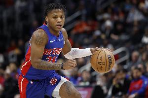 替补状态火热！萨瑟12中9&amp;5记三分轰全场最高27分 正负值+21